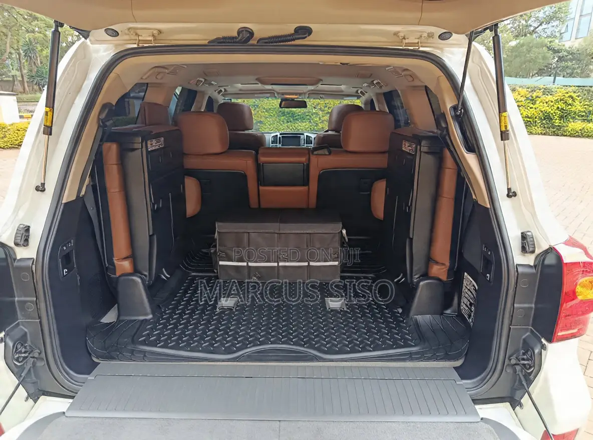 Toyota Land Cruiser 4.6 V8 ZX 2014 White
