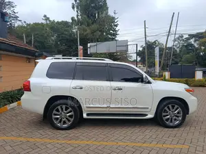 Toyota Land Cruiser 4.6 V8 ZX 2014 White