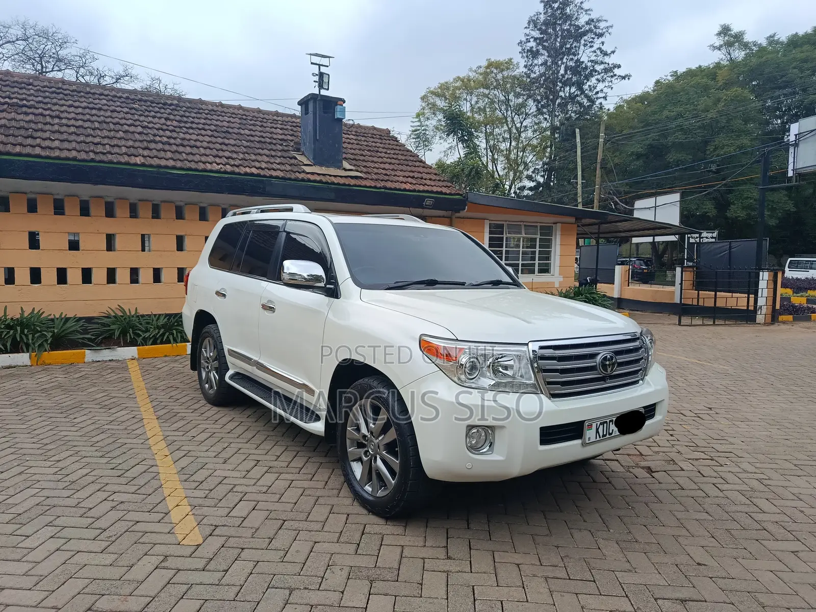 Toyota Land Cruiser 4.6 V8 ZX 2014 White