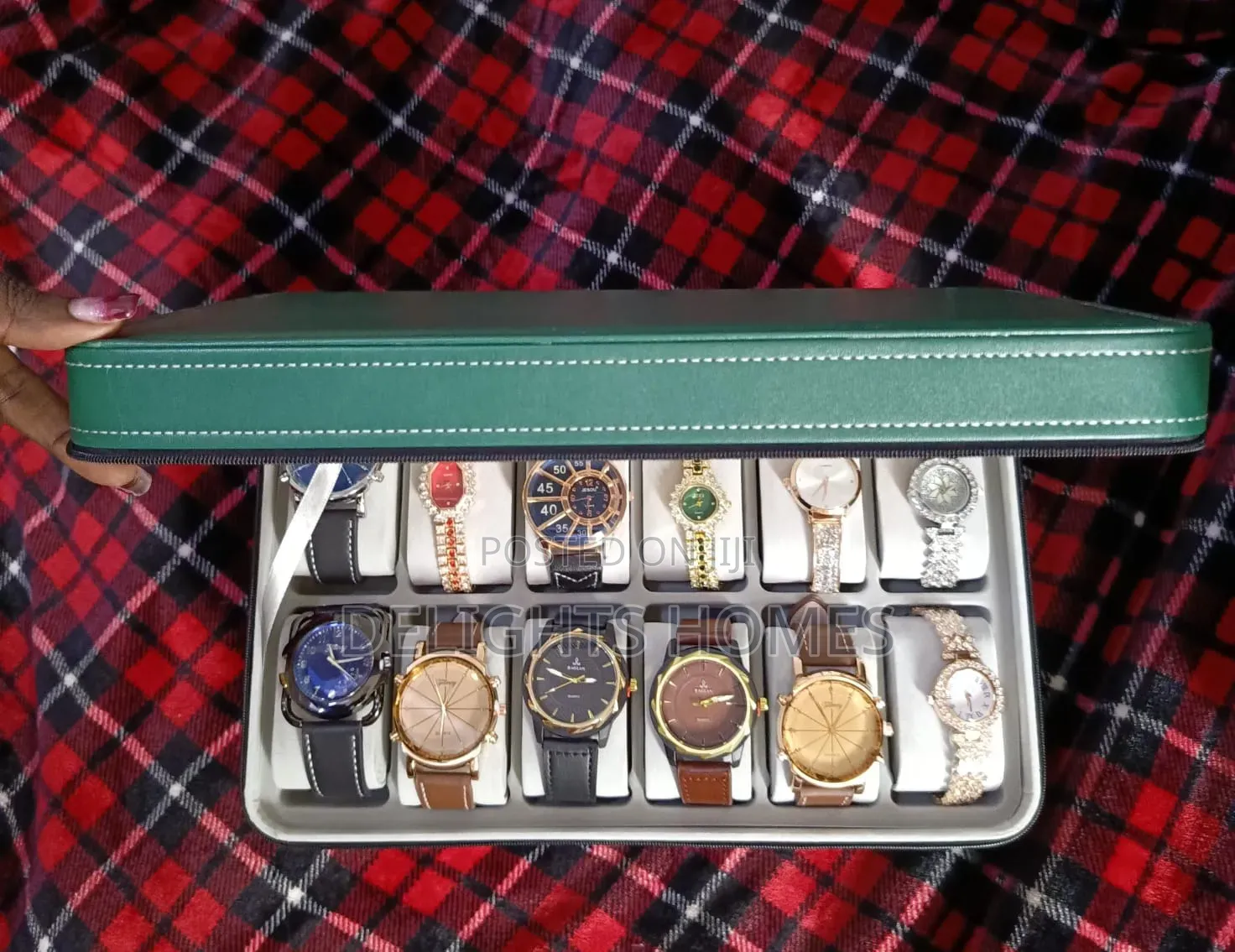12 Slots Watch Organizer/Storage Box_re