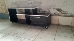 Michigan 4ft TV Stand – Modern Entertainment Unit