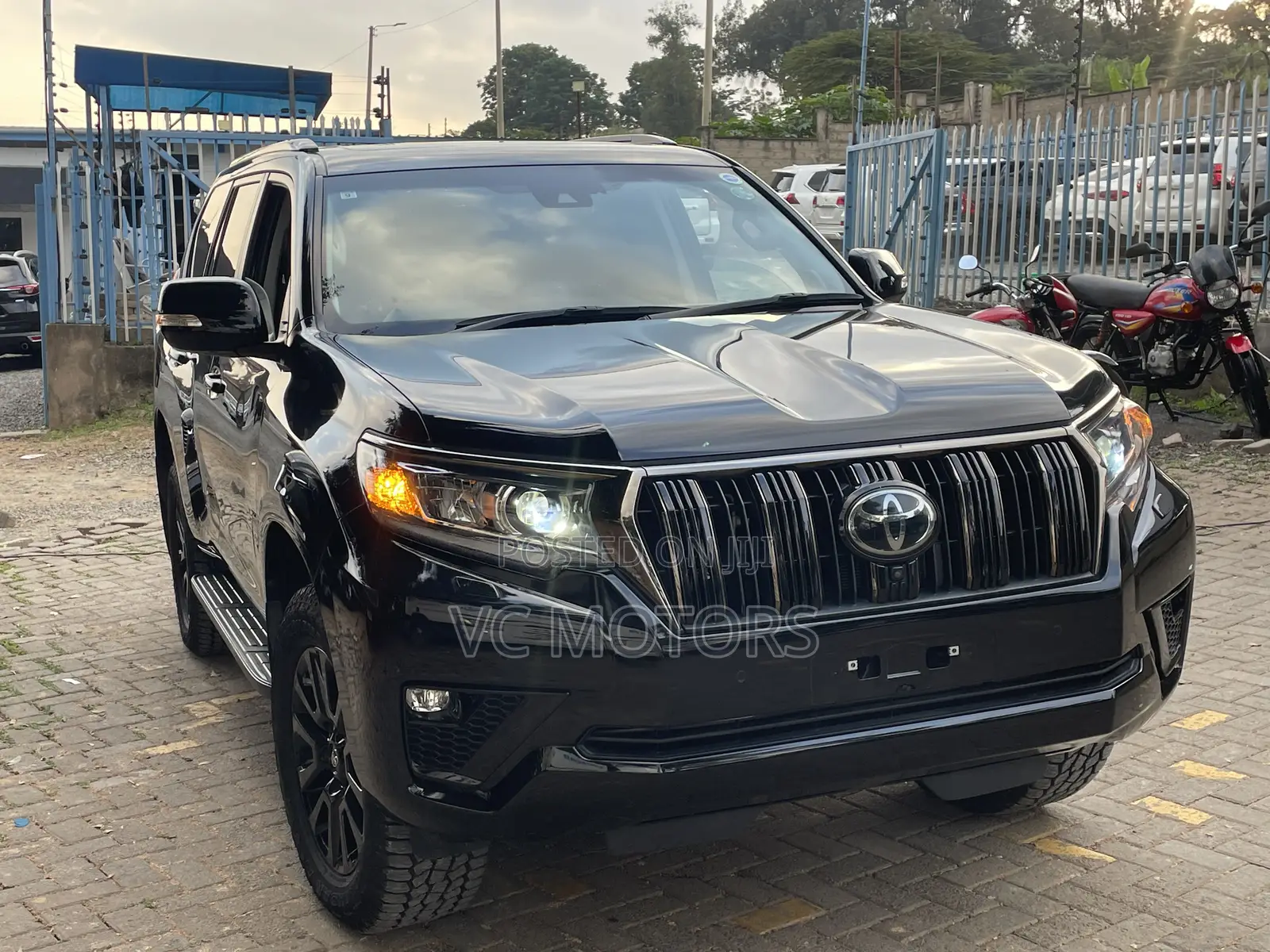 Toyota Land Cruiser Prado 2.8 2021 Black