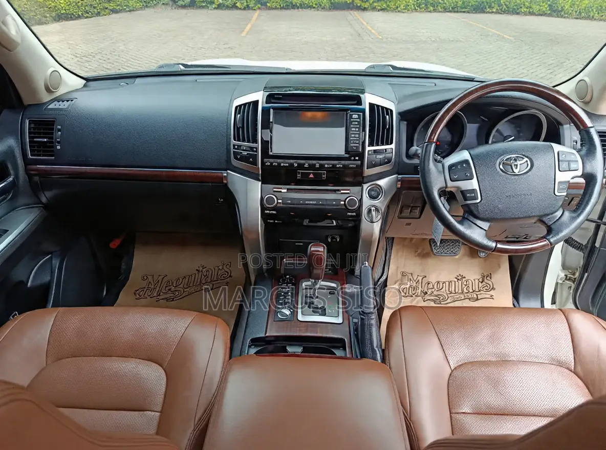 Toyota Land Cruiser 4.6 V8 ZX 2014 White