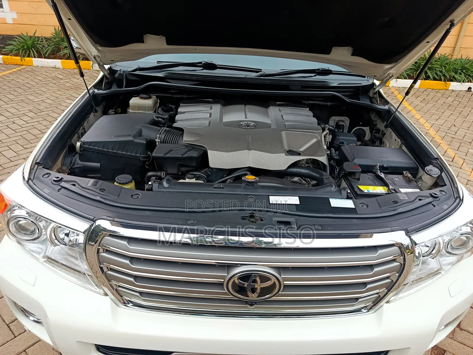 Toyota Land Cruiser 4.6 V8 ZX 2014 White