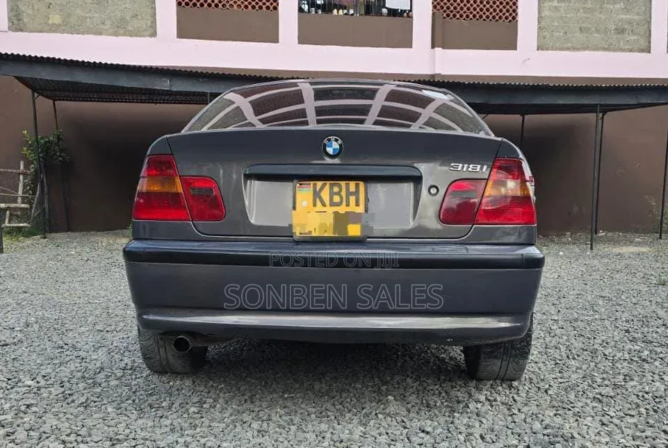 BMW 318i 2005 Gray