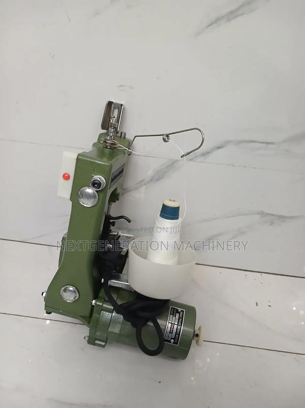 Sewing Machine Small Scale - main view