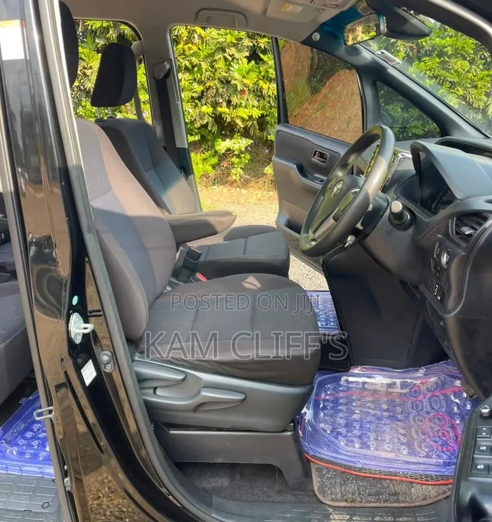 Toyota Noah 2020 Black