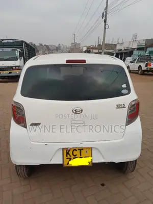 Daihatsu Mira 2011 White