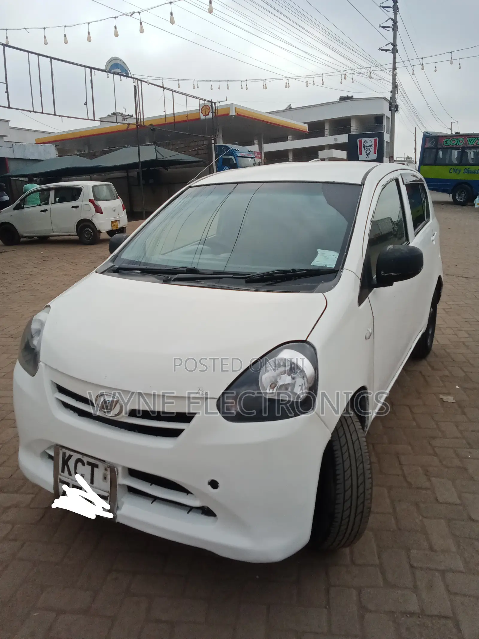 Daihatsu Mira 2011 White