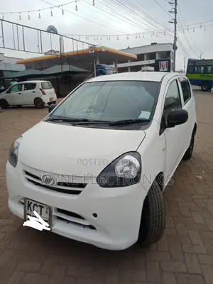 Daihatsu Mira 2011 White