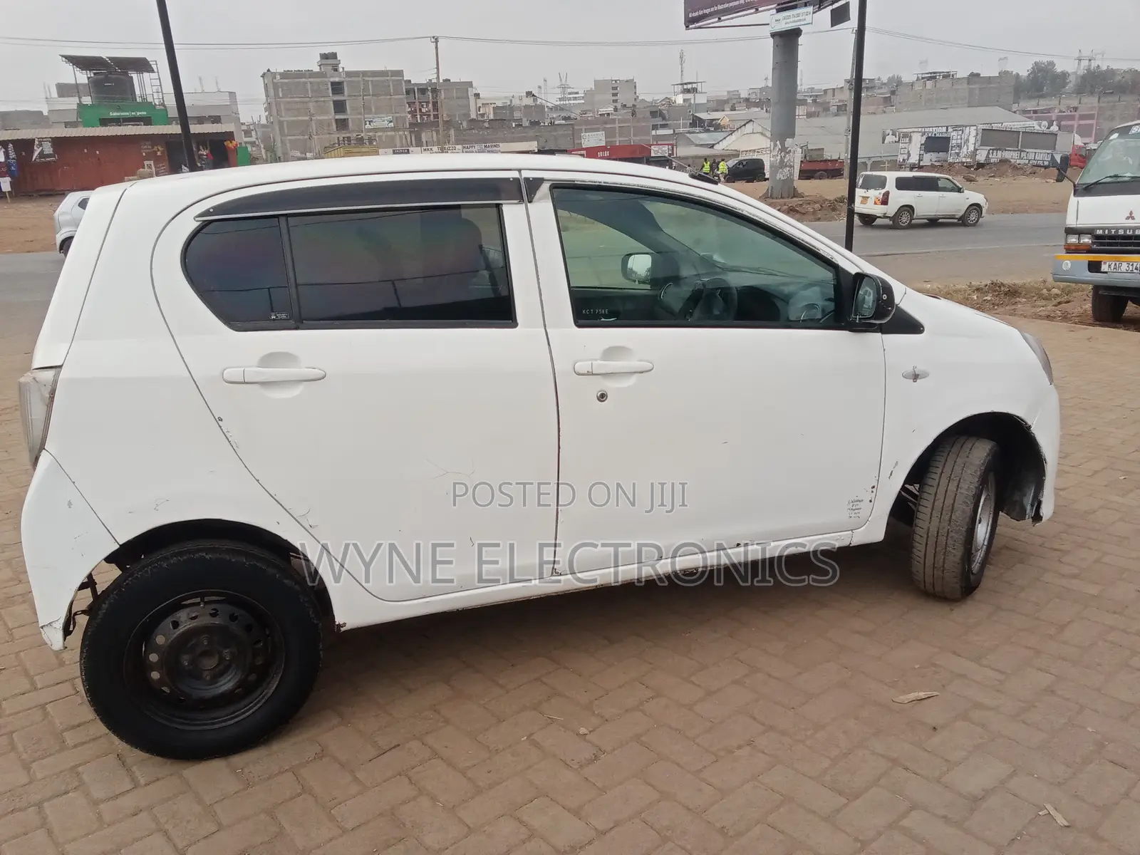 Daihatsu Mira 2011 White