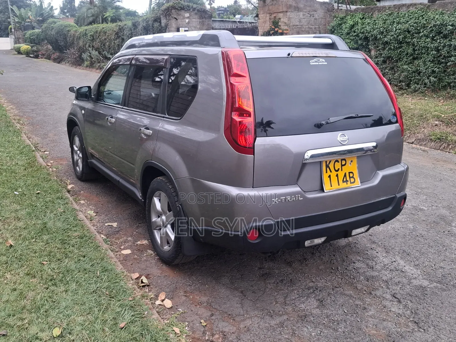 Nissan X-Trail 2011 Brown