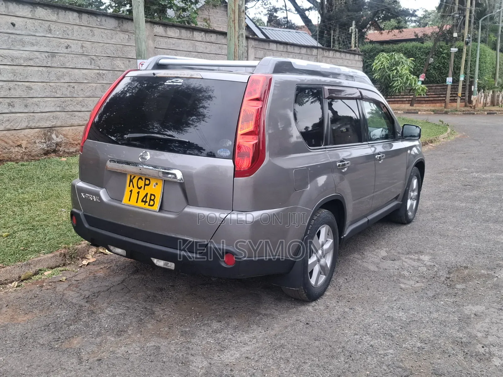 Nissan X-Trail 2011 Brown