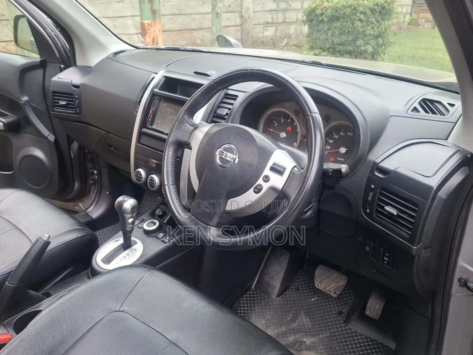 Nissan X-Trail 2011 Brown