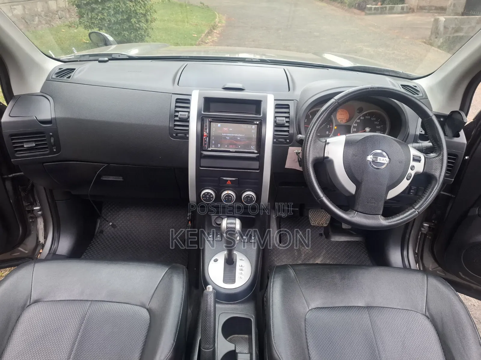 Nissan X-Trail 2011 Brown