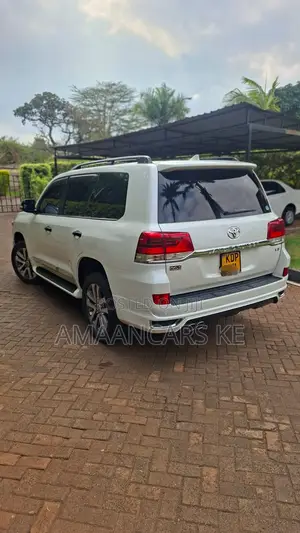 Toyota Land Cruiser 4.6 V8 ZX 2016 White