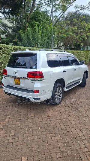 Toyota Land Cruiser 4.6 V8 ZX 2016 White