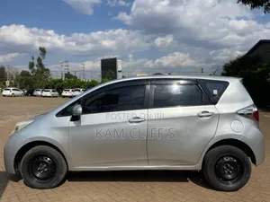 Toyota Ractis 2011 Silver