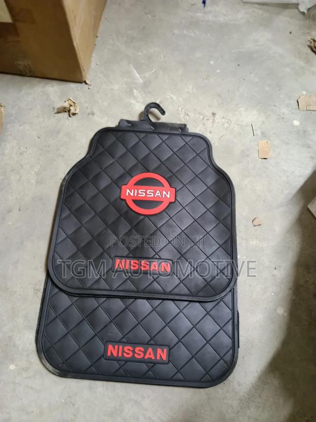 Nissan Floor Mats Black