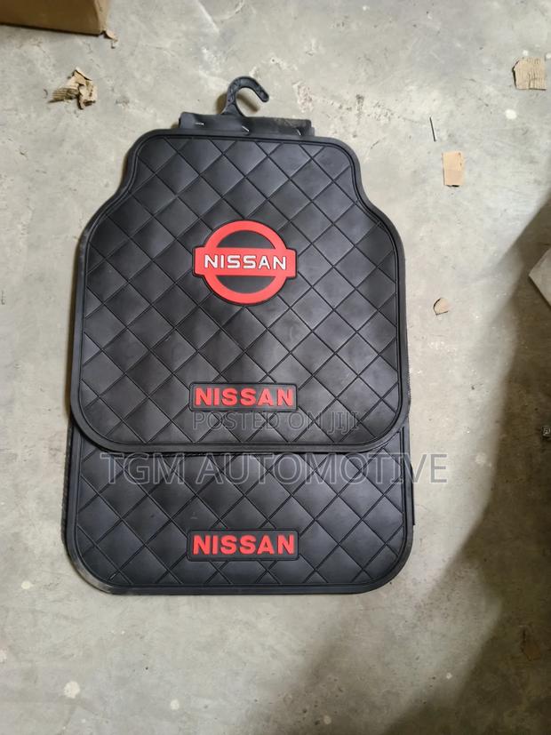 Nissan Floor Mats Black - thumbnail 3