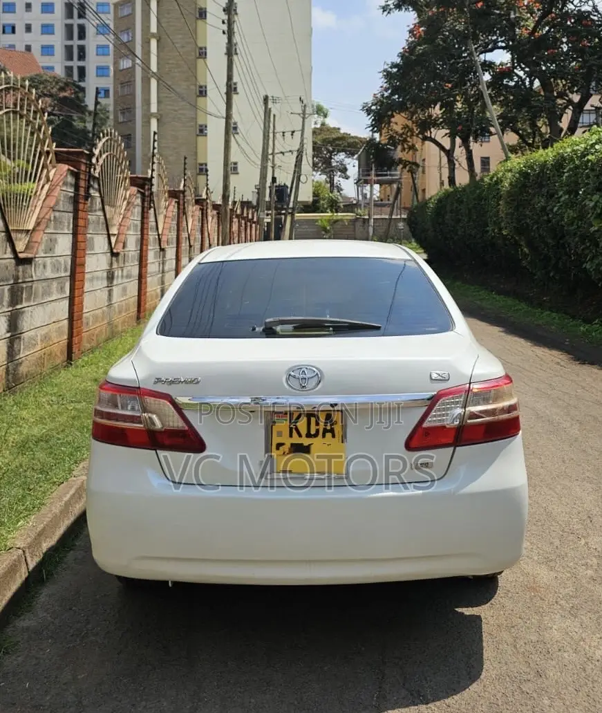 Toyota Premio 1.8 FWD 2013 White