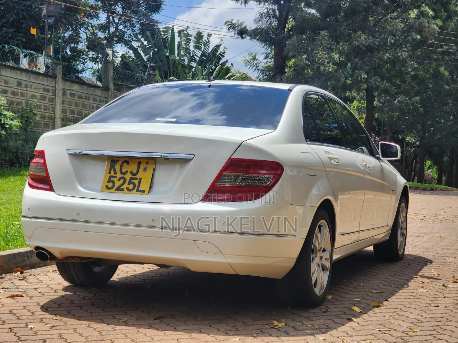 Mercedes-Benz C200 2010 White