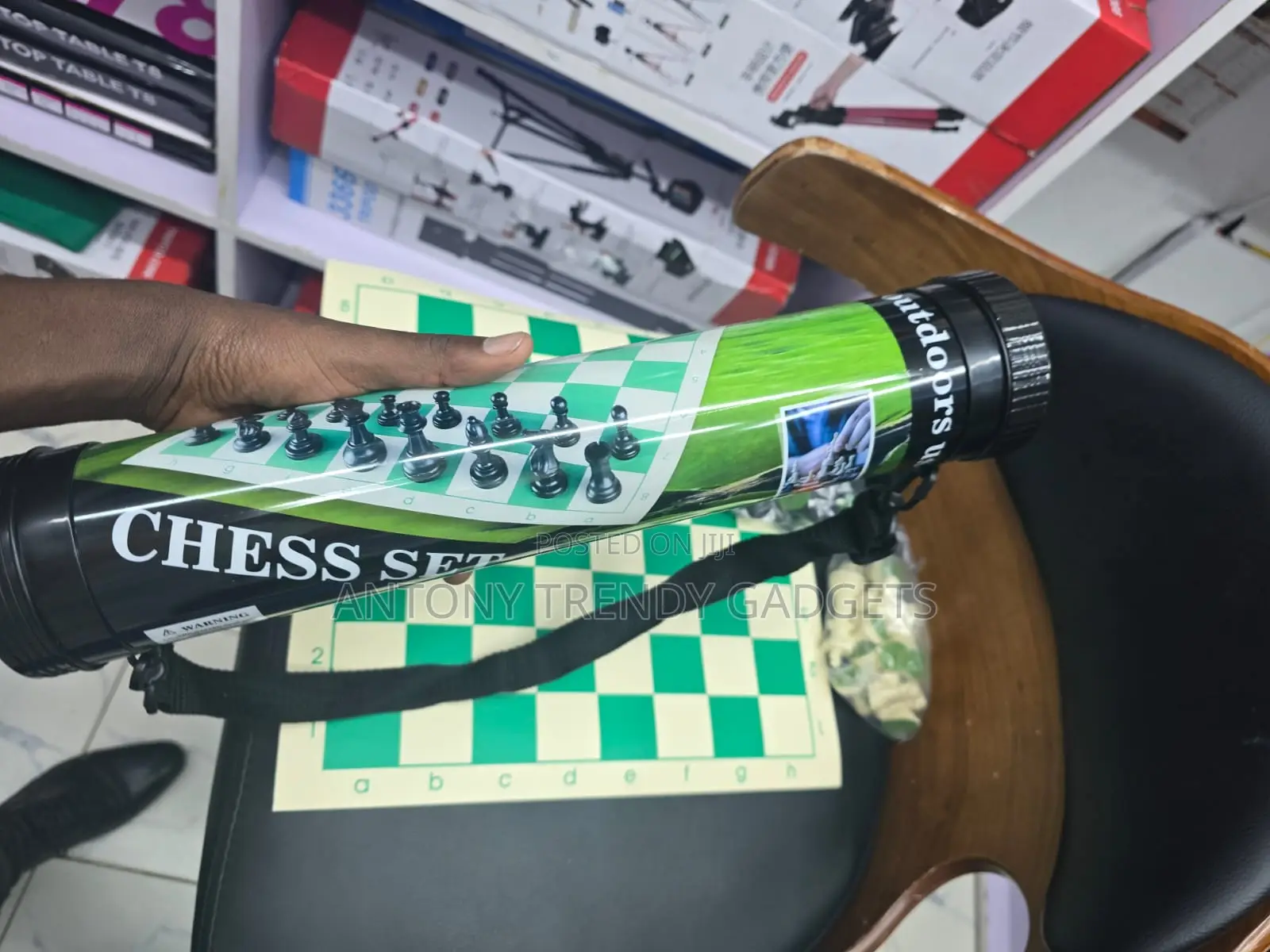 Portable Tournament Chess Set With Vinyl Chess Mat