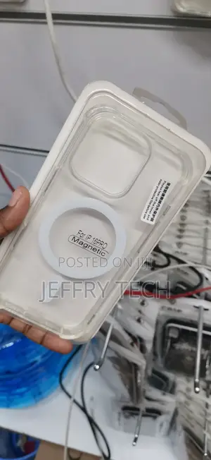 iPhone 16 Pro Clear Magnetic Protective Phone Case