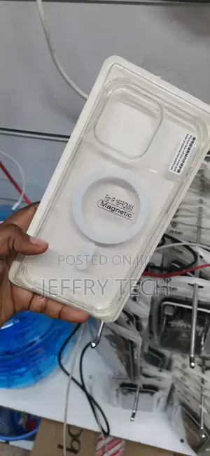iPhone 16 Pro Max Transparent Polycarbonate CASING.