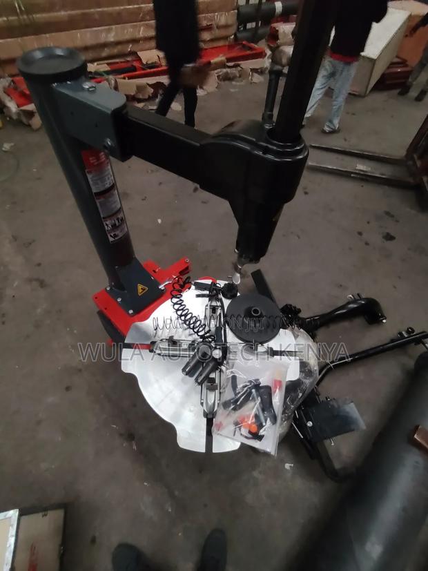 High Performance and Professional Tyre Changer STC 768R Sunshine - thumbnail 3