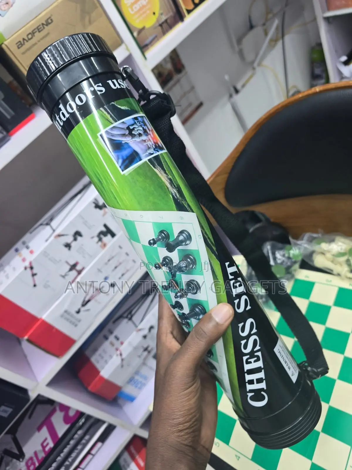 Professional Tournament Chess Set With Roll-Up Vinyl Board