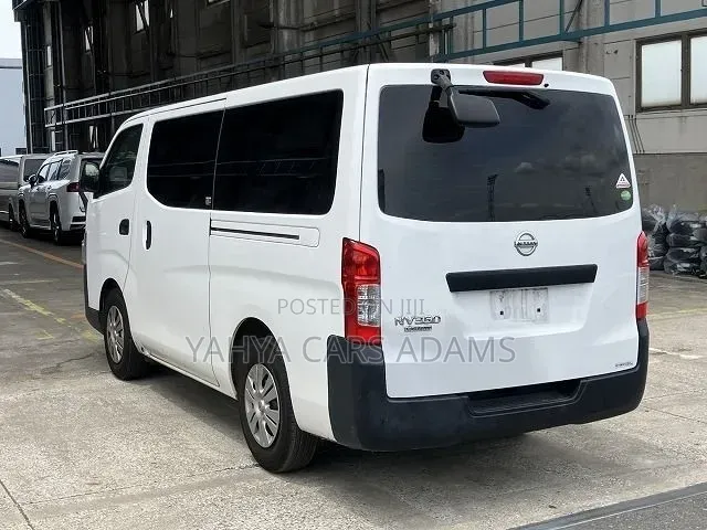 Nissan Caravan (Urvan) 2020 White