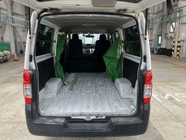 Nissan Caravan (Urvan) 2020 White