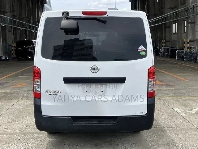 Nissan Caravan (Urvan) 2020 White
