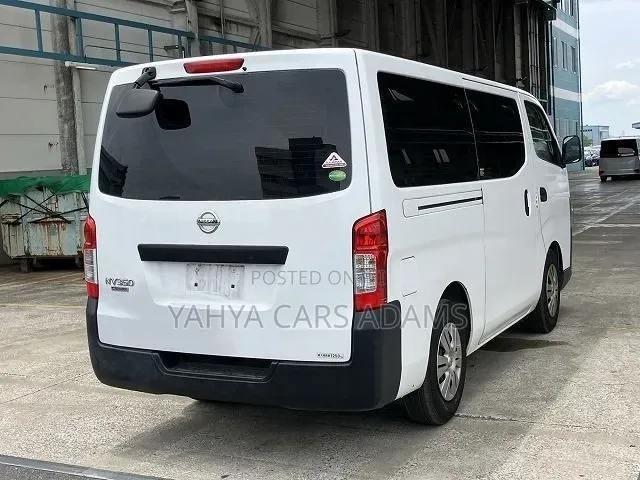 Nissan Caravan (Urvan) 2020 White