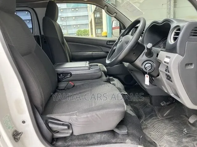 Nissan Caravan (Urvan) 2020 White