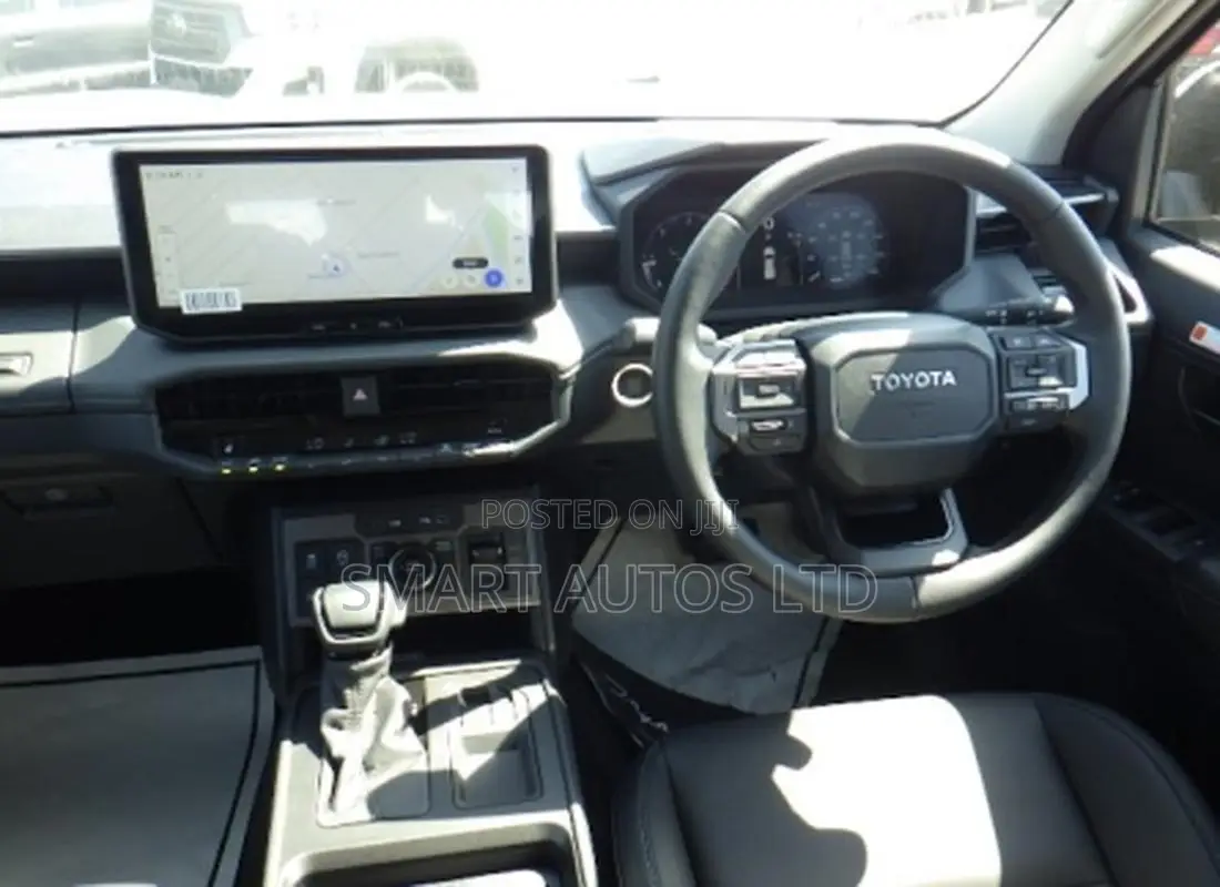 New Toyota Hilux 2025 Black