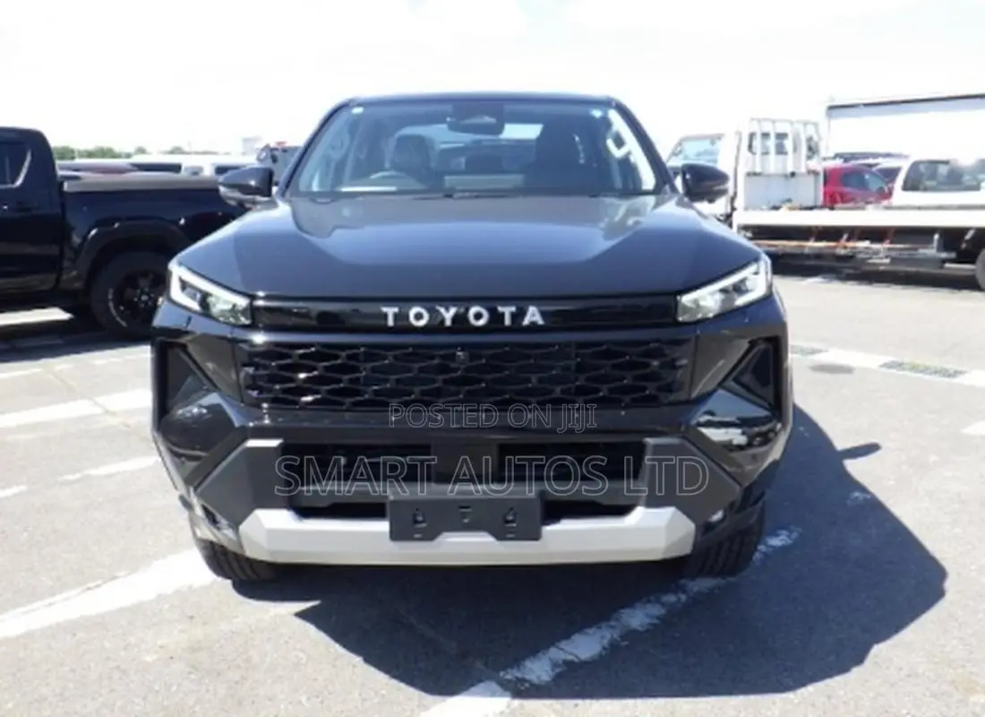 New Toyota Hilux 2025 Black
