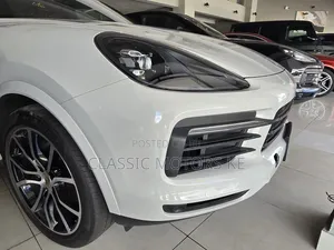 Porsche Cayenne Base AWD 2020 Ivory