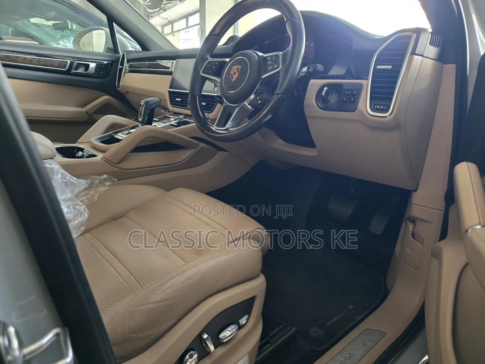 Porsche Cayenne Base AWD 2020 Ivory