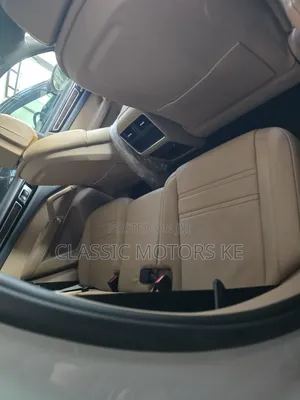 Porsche Cayenne Base AWD 2020 Ivory