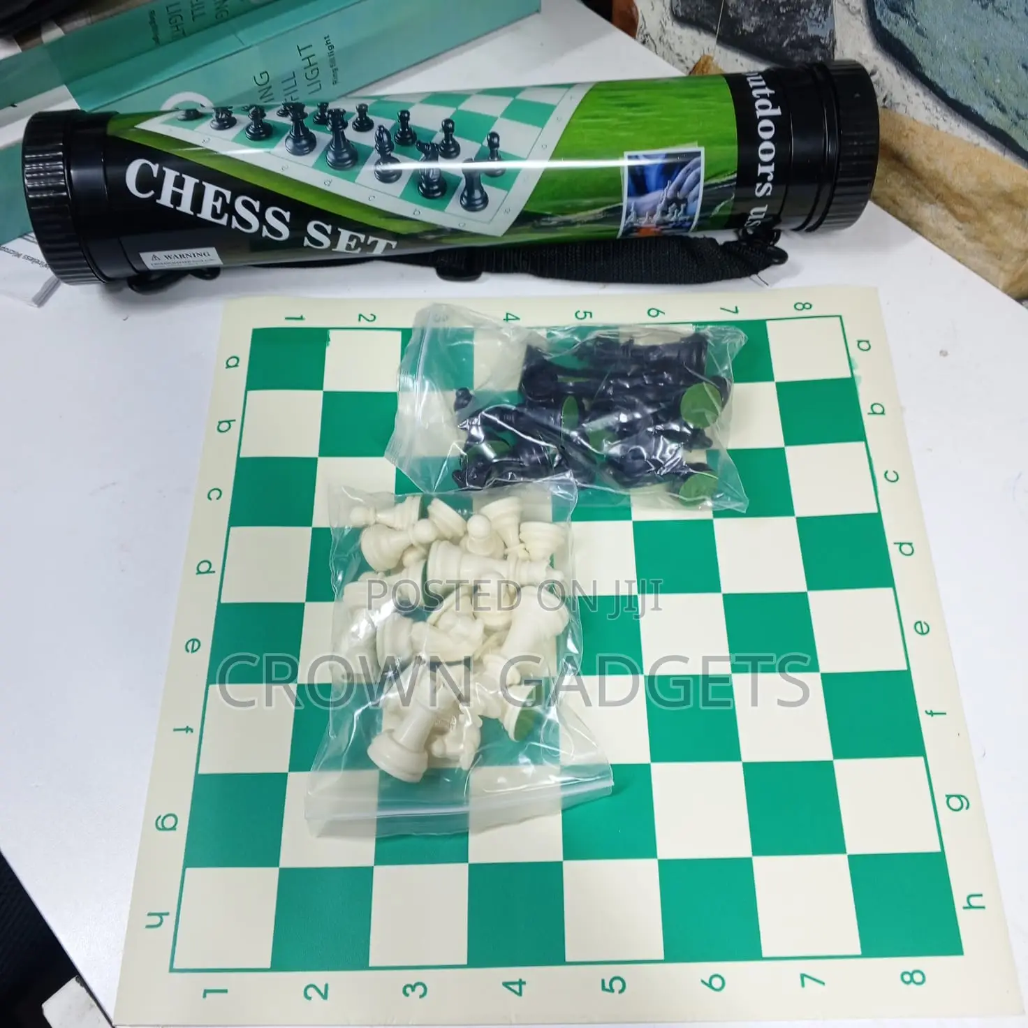 Portable Tournament Chess Set Roll-Up Vinyl Board 50x50cm