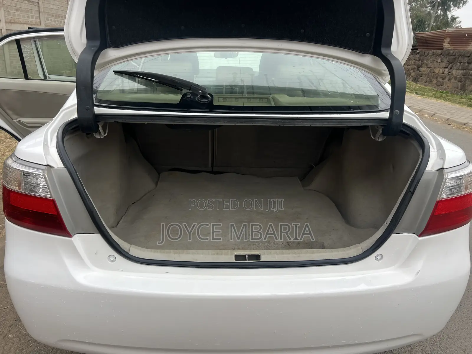 Toyota Premio 2011 White