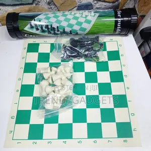 Standard Tournament Chess Set With Vinyl Board Pieces