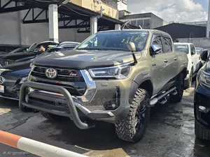 Toyota Hilux 2021 Gold