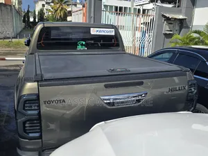 Toyota Hilux 2021 Gold