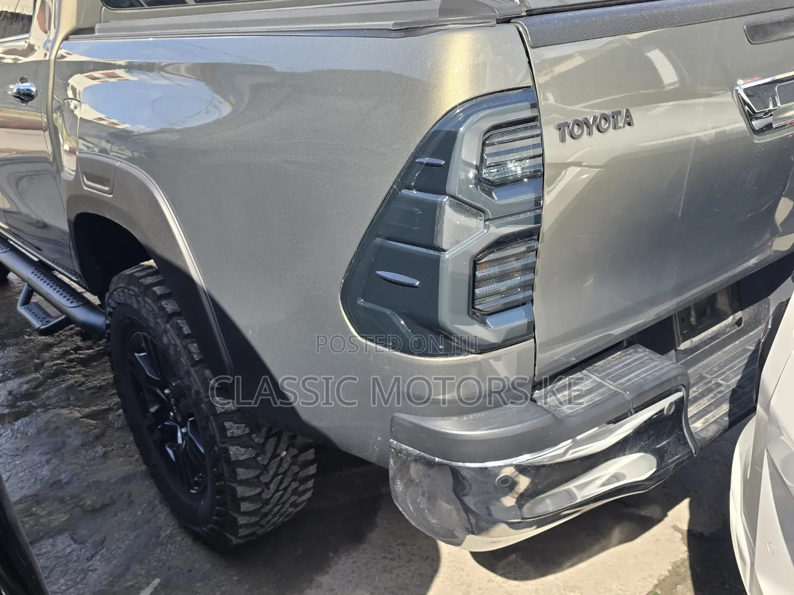 Toyota Hilux 2021 Gold