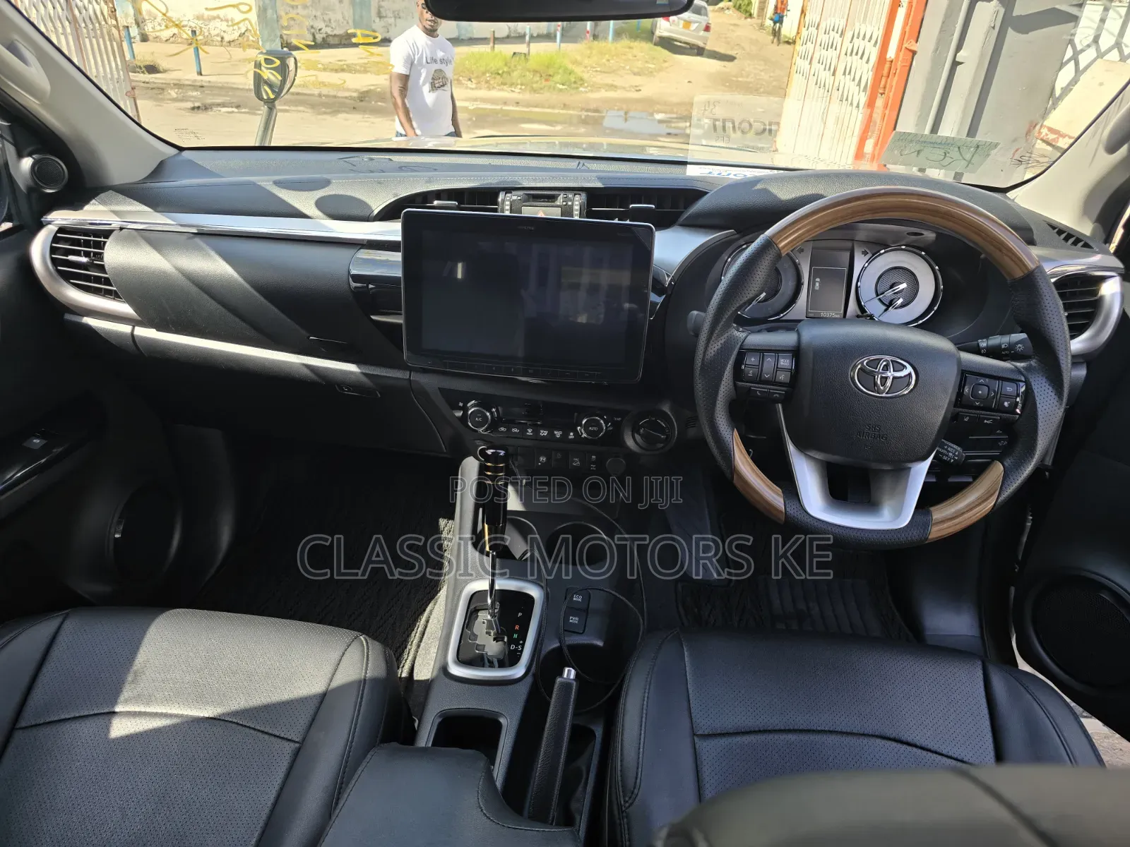 Toyota Hilux 2021 Gold