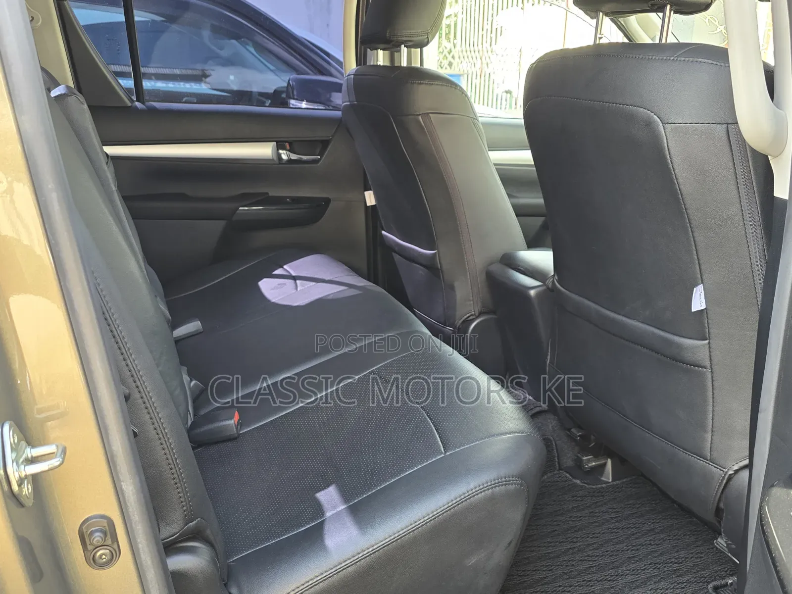 Toyota Hilux 2021 Gold