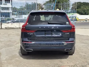 Volvo XC60 2019 Blue